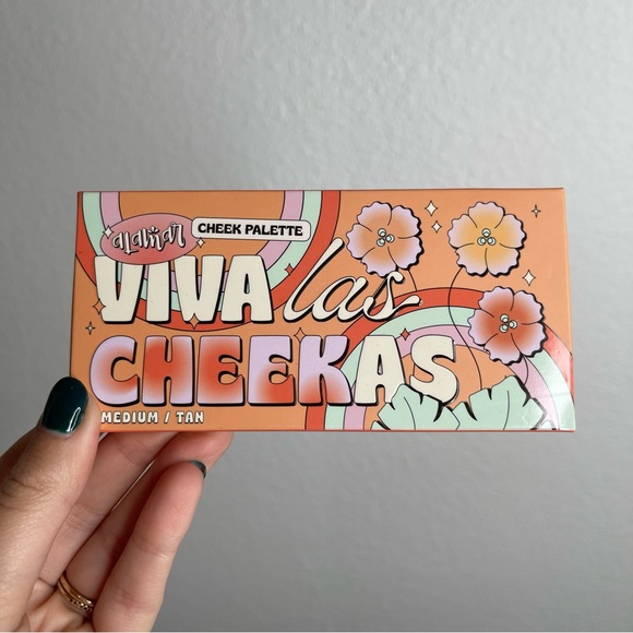 Alamar Cosmetics Vivas Las Chicas Medium/Tan Face Palette - Picture 2 of 4